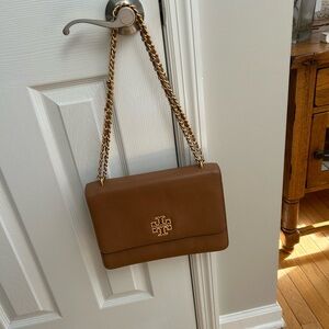 Tory Burch Tan Leather Shoulder Bag with Gold Chain